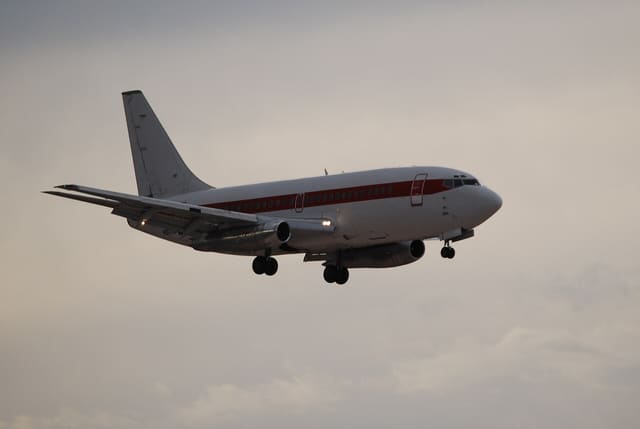 N5177C - Twin-engine aircraft