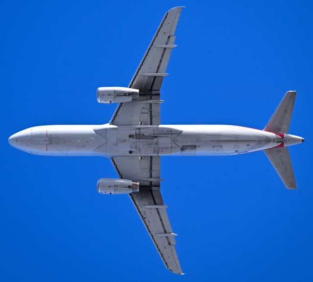 N653AW - Twin-engine aircraft