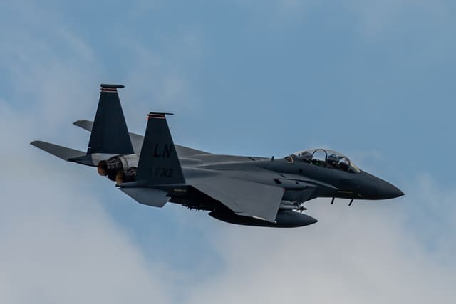 - Twin-engine aircraft