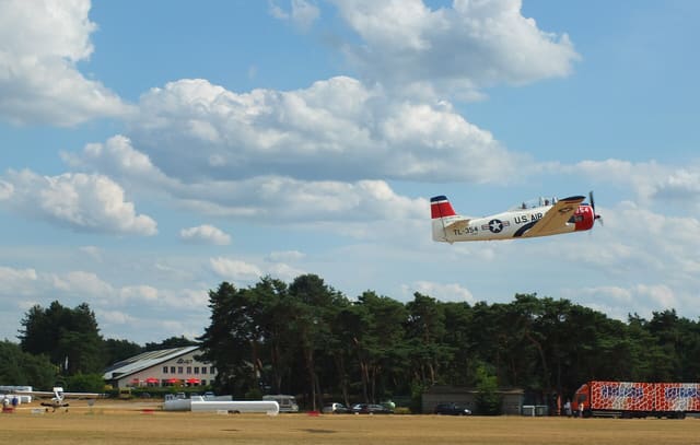 N1328B - Single-engine aircraft