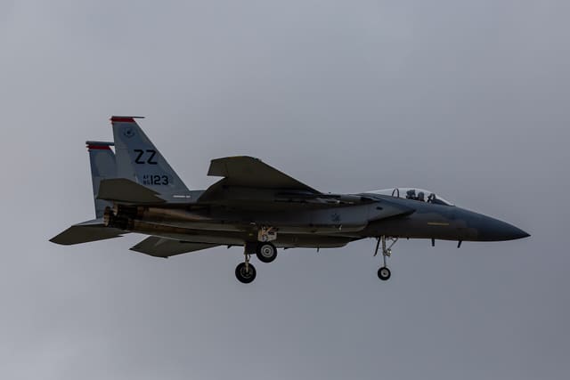  - Twin-engine aircraft