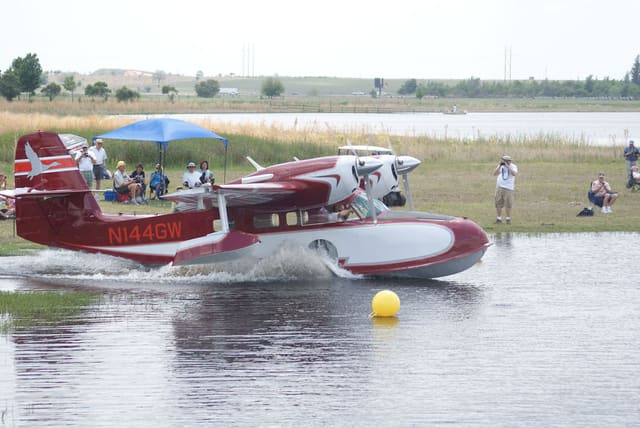 N144GW - Twin-engine aircraft