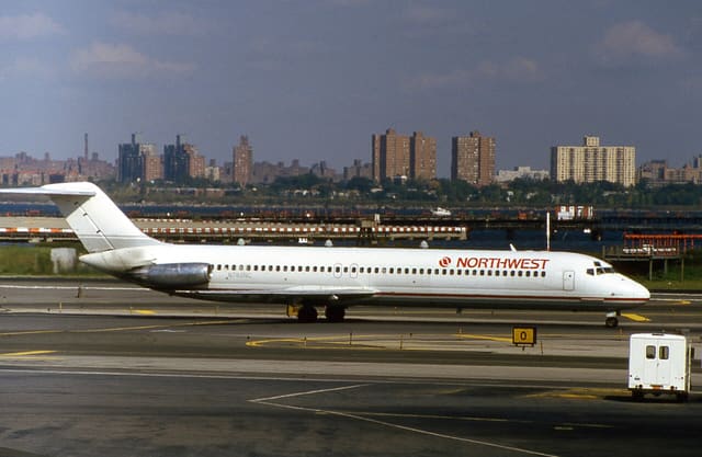 N765NC - Douglas