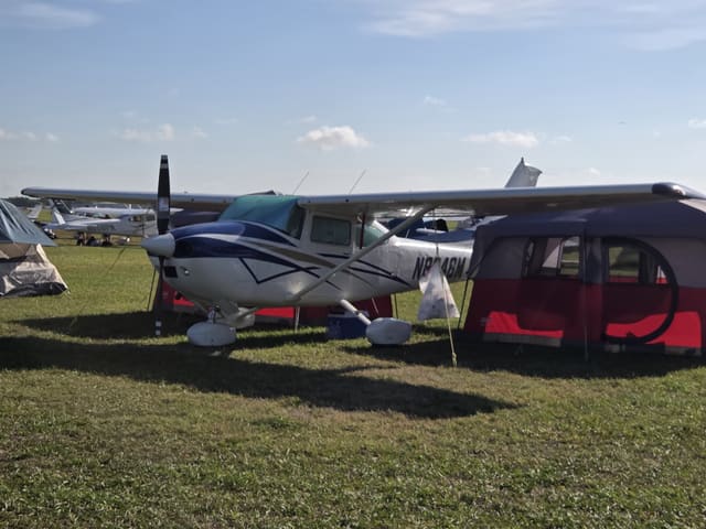 N8048M - Cessna 182P