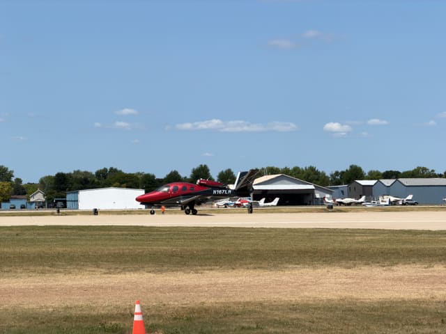 N167LR - 2025 Cirrus Vision Jet