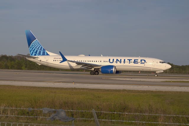 N37562 - Boeing