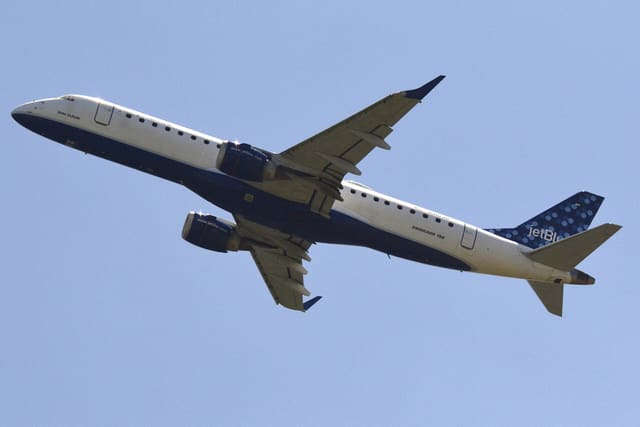 N316JB - Embraer