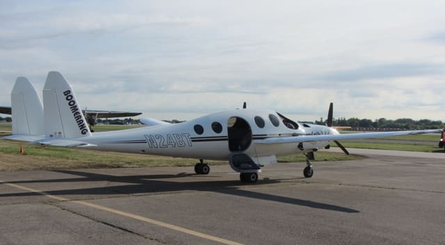 N24BT - Twin-engine aircraft