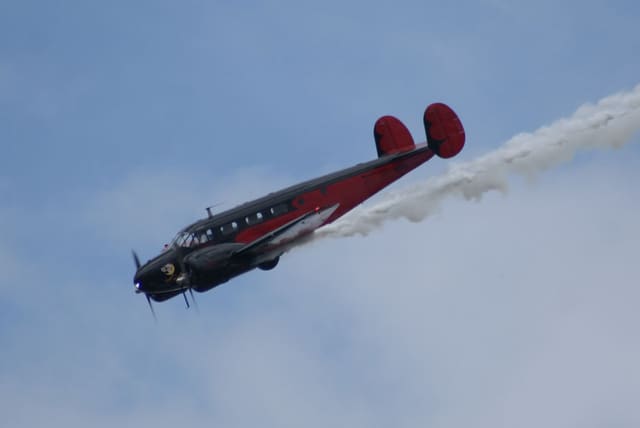 N9109R - Twin-engine aircraft