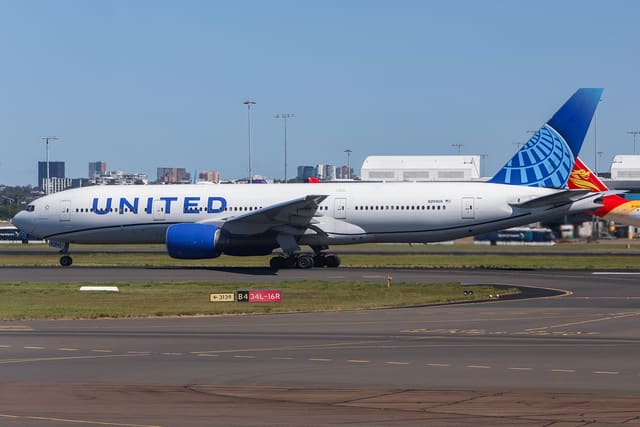 N204UA - Boeing