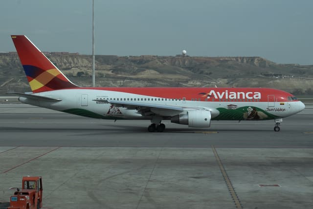 N988AN - Twin-engine aircraft