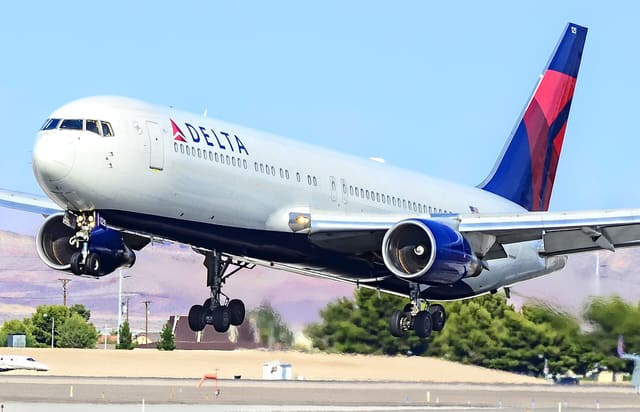 N125DL - Boeing
