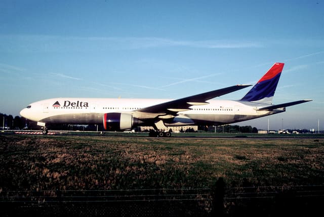 N866DA - Twin-engine aircraft