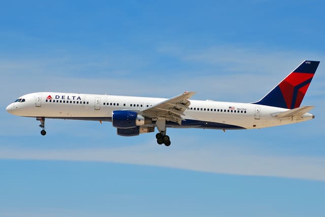 N6700 - Twin-engine aircraft