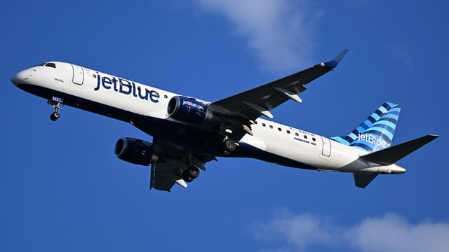 N323JB - Embraer
