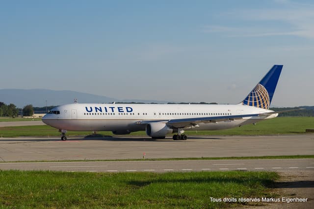 N655UA - Boeing