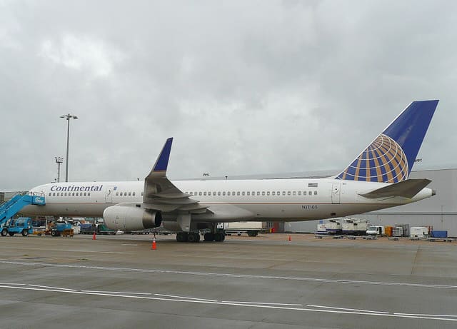 N17105 - Twin-engine aircraft