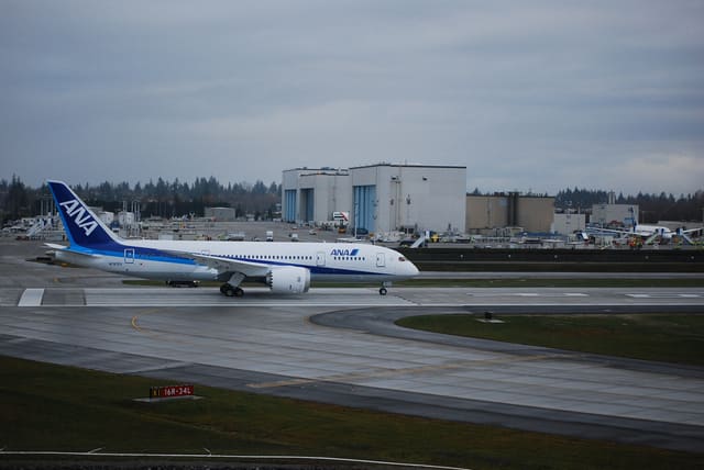 N787EX - Twin-engine aircraft