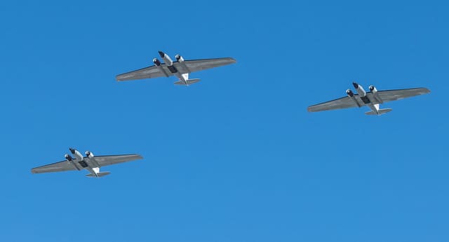 N925NA - Twin-engine aircraft