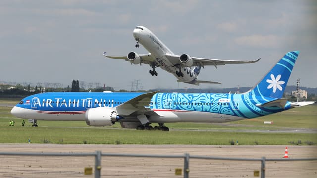 N1015X - Twin-engine aircraft