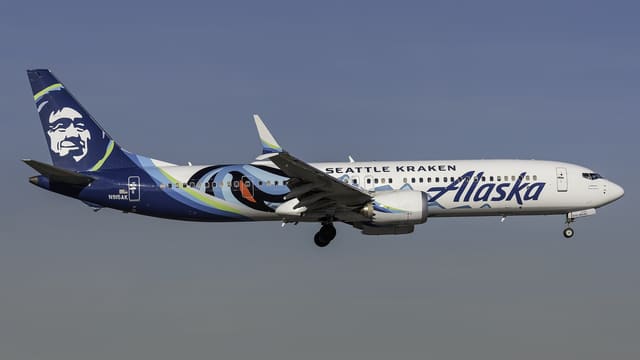 N915AK - Boeing