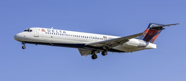 N930AT - Twin-engine aircraft