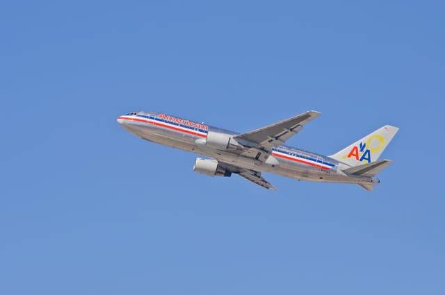 N320AA - Boeing
