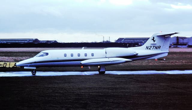 N27NR - Business jet