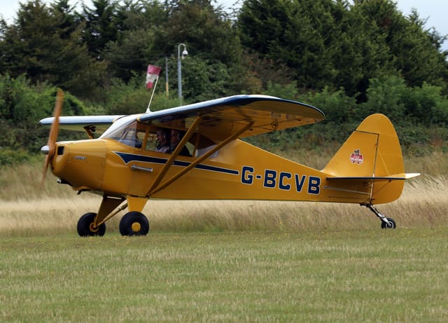 G-BCVB - Piper