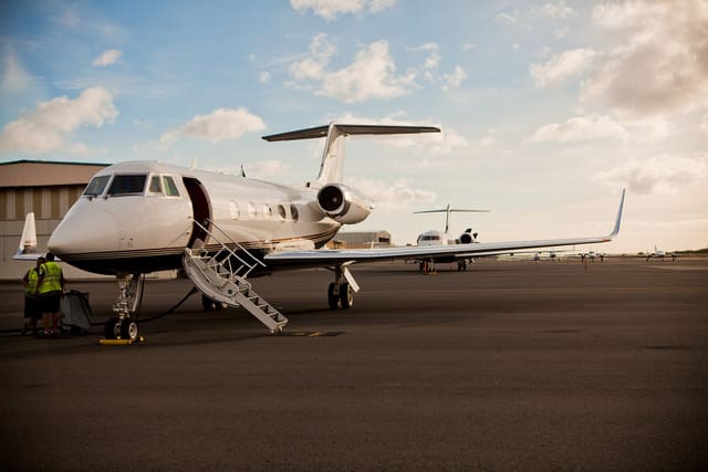 N227LA - Business jet