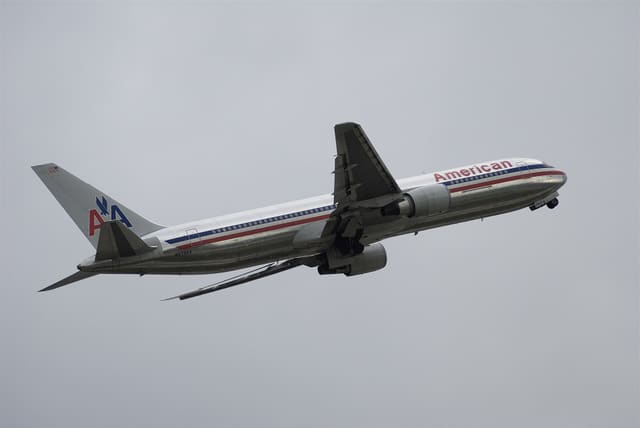 N379AA - Boeing