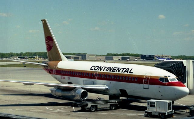 N7381F - Twin-engine aircraft