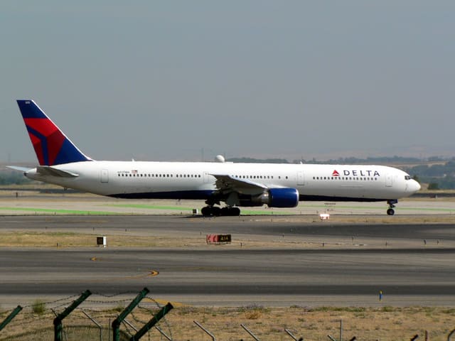 N837MH - Boeing