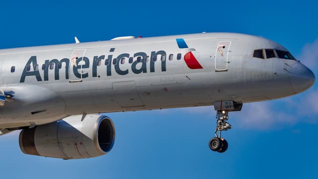 N196AA - Boeing