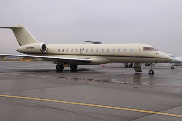 N194WM - Bombardier