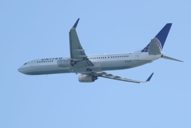 N37420 - Boeing