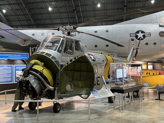 - Helicopter