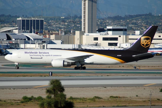 N330UP - Twin-engine aircraft