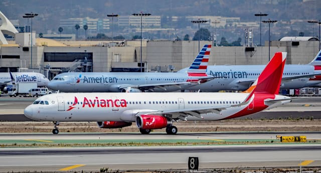 N697AV - Airbus