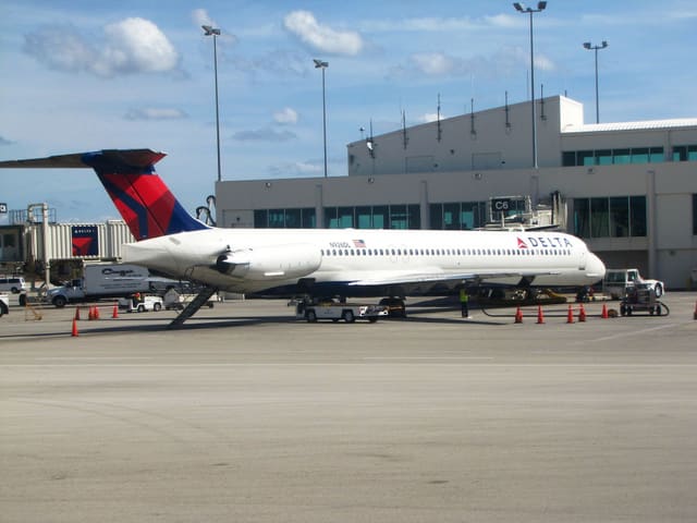 N926DL - Aircraft