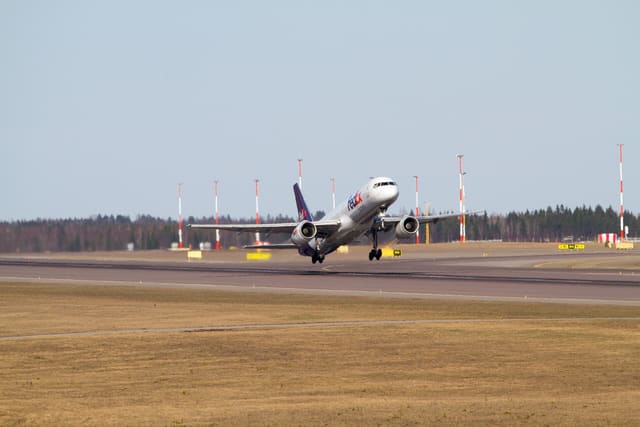 N915FD - Twin-engine aircraft