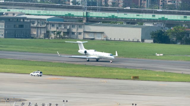 N678SC - Business jet