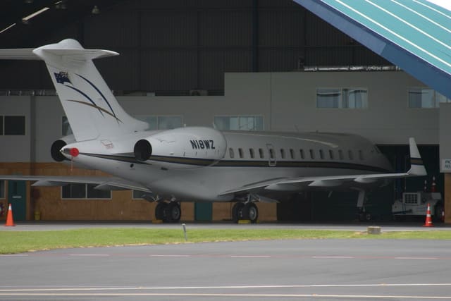 N18WZ - Business jet