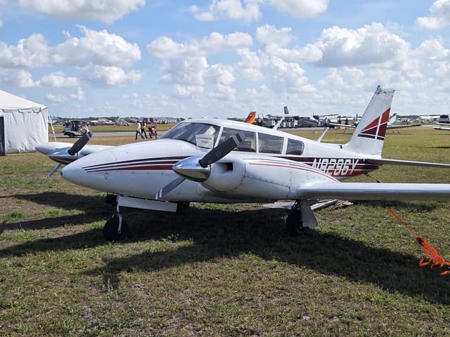 N8296Y - Piper Twin Comanche PA-30