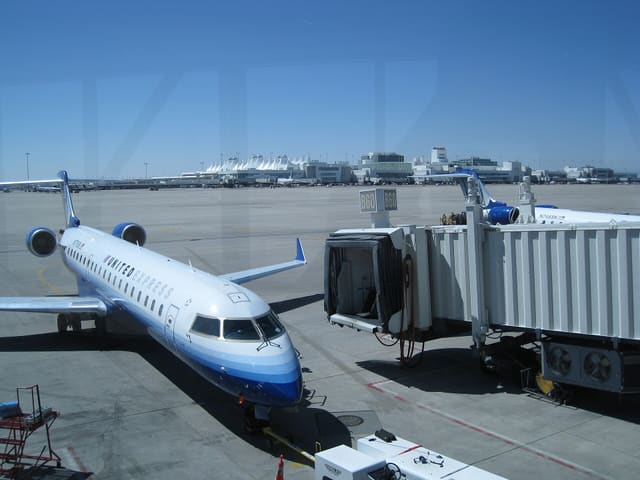 N776SK - Twin-engine aircraft