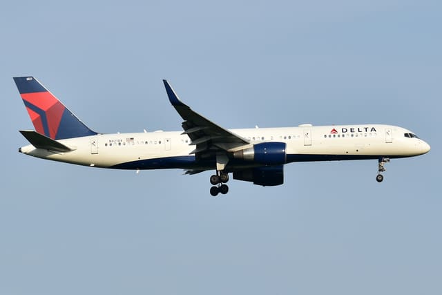 N821DX - Boeing