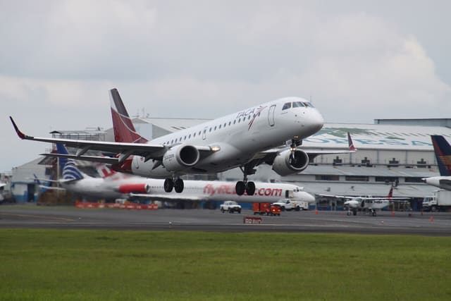 N986TA - Twin-engine aircraft