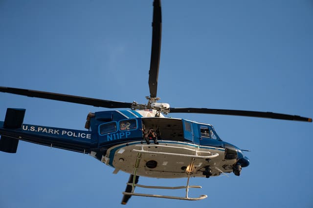 N11PP - Helicopter