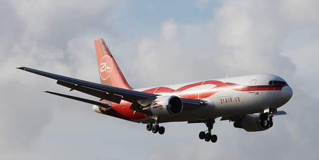 N881YV - Twin-engine aircraft