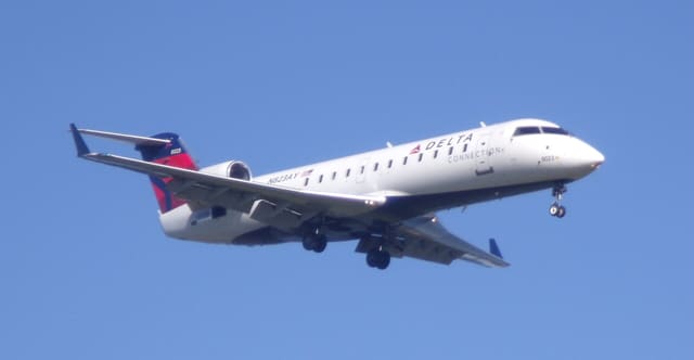 N823AY - Bombardier